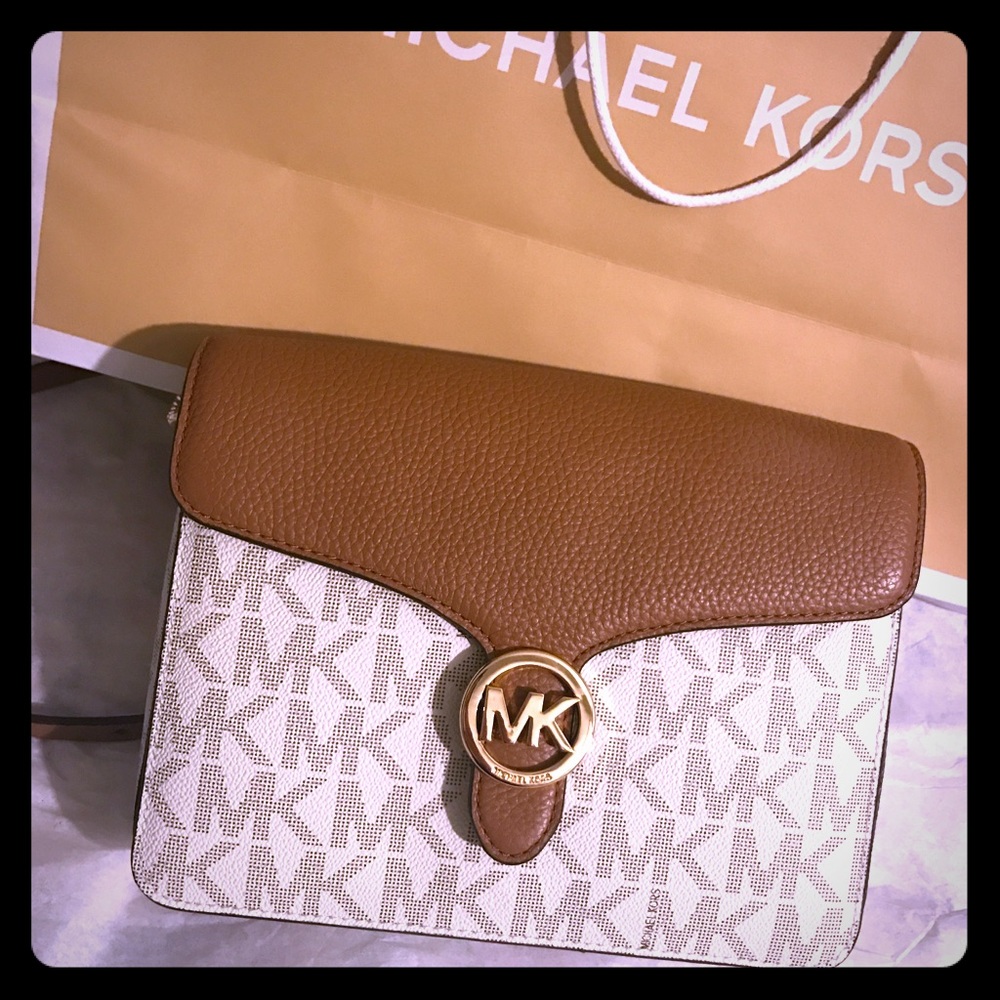 Medium shoulder flap